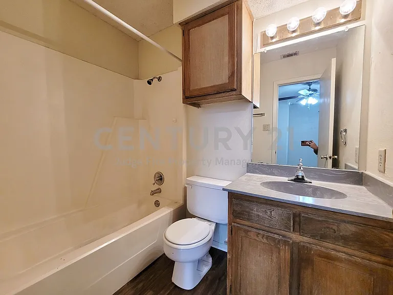 929 W Hickory St #A-8 — Photo 14