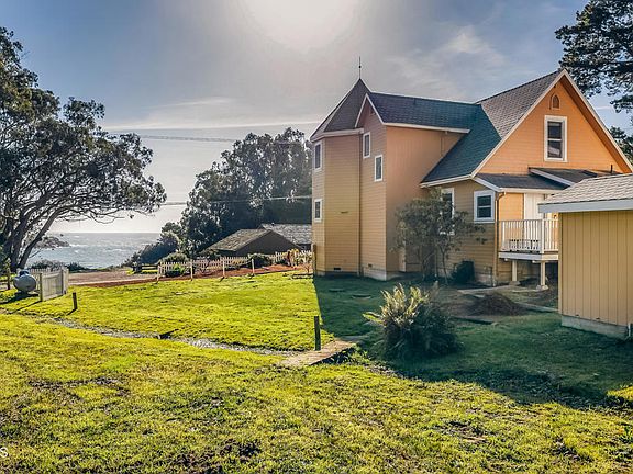 3rd image of 45180 Headlands Dr