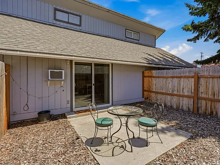 1830 W Maxwell Ave #2 — Photo 15