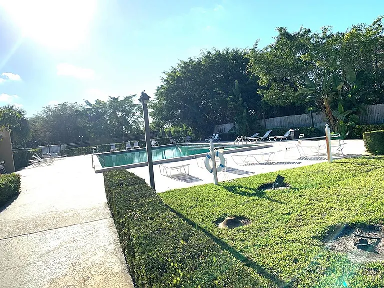 2820 Tennis Club Dr — Photo 3