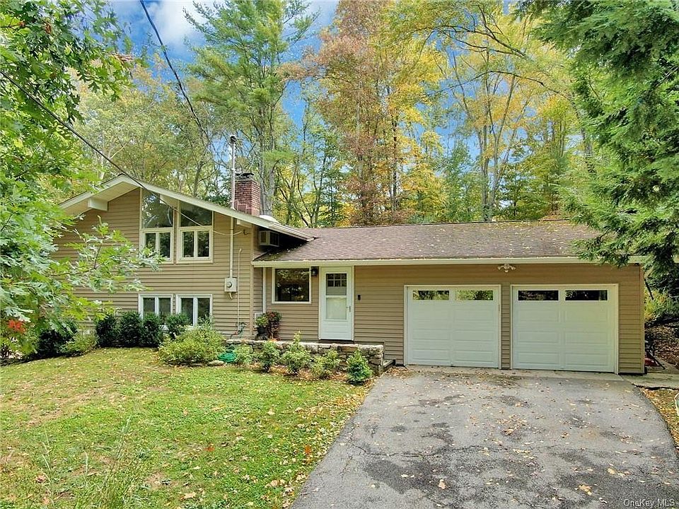1st image of 9 Hopp Ground Ln