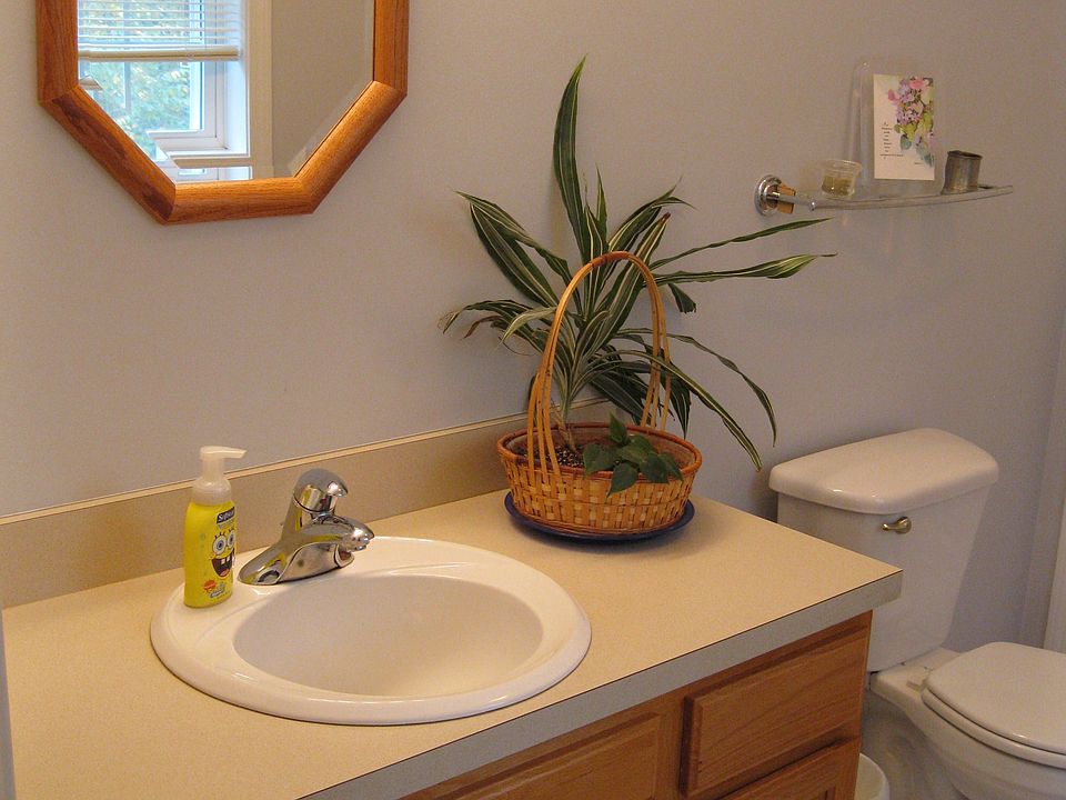 2nd image of 77 Julia Ln