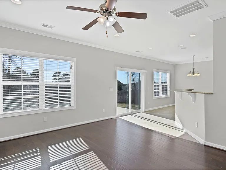 436 Riglaw Cir — Photo 6