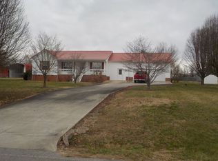 35 Riley Ln, Winchester, TN 37398