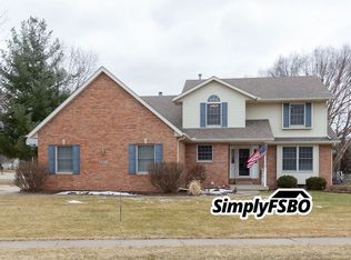 3911 Treeline Dr, Bettendorf, IA 52722