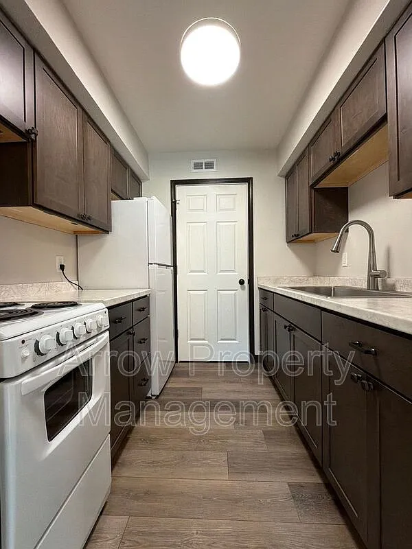 1 bed, 1.0 bath, $675 — Photo 3