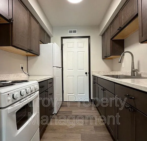 455 Lincoln St #9 — Photo 3