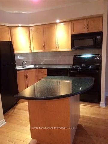 250 Wellington St W #1128 — Photo 4