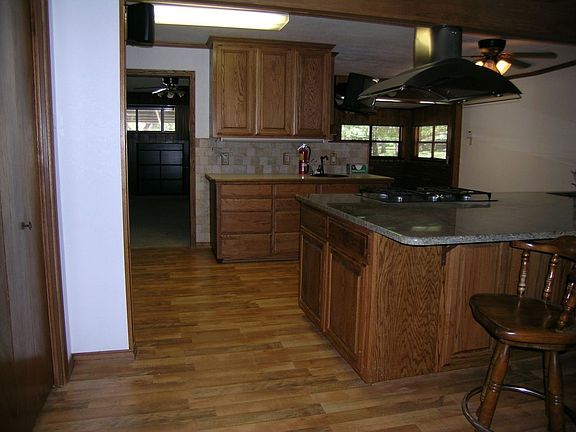 4th image of 310 S Leggett Dr