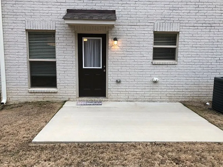 422 Walker Cir — Photo 5
