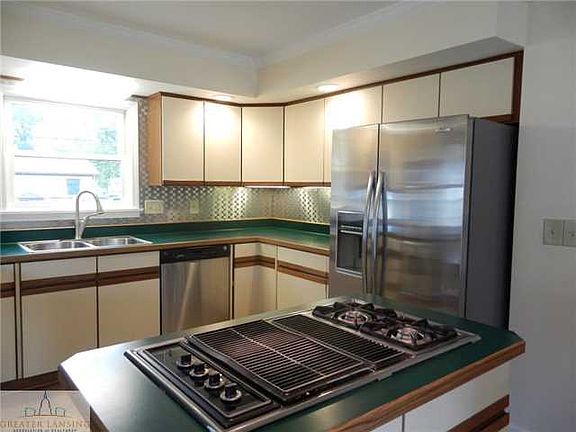 5th image of 3003 Westmont Ave