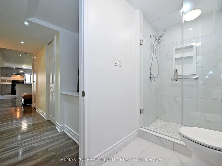 73 Laurendale Ave — Photo 34