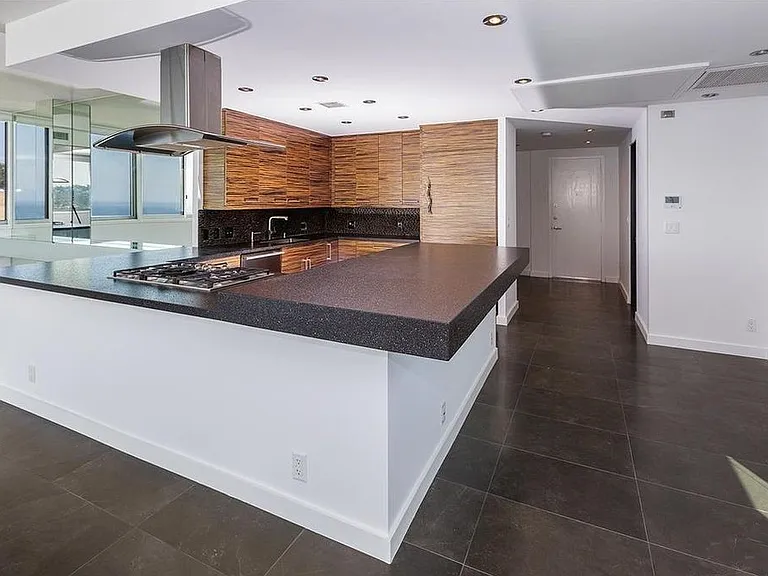 17350 W Sunset Blvd — Photo 6