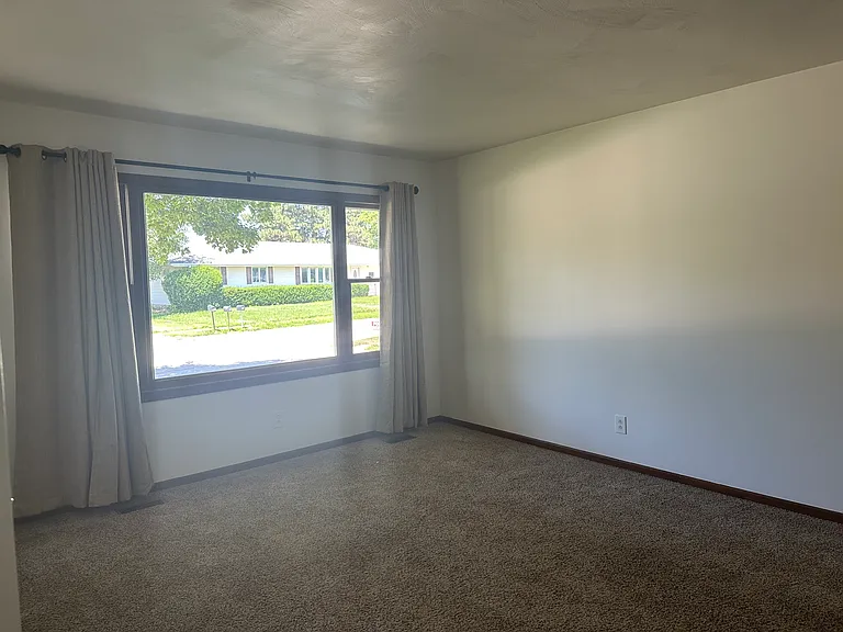 112 Meadow Ln — Photo 9