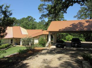 185 Pony Express Dr, Smithville, TX 78957