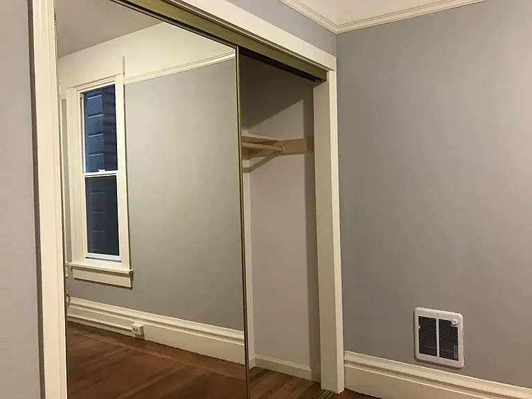 435 Spruce St — Photo 8