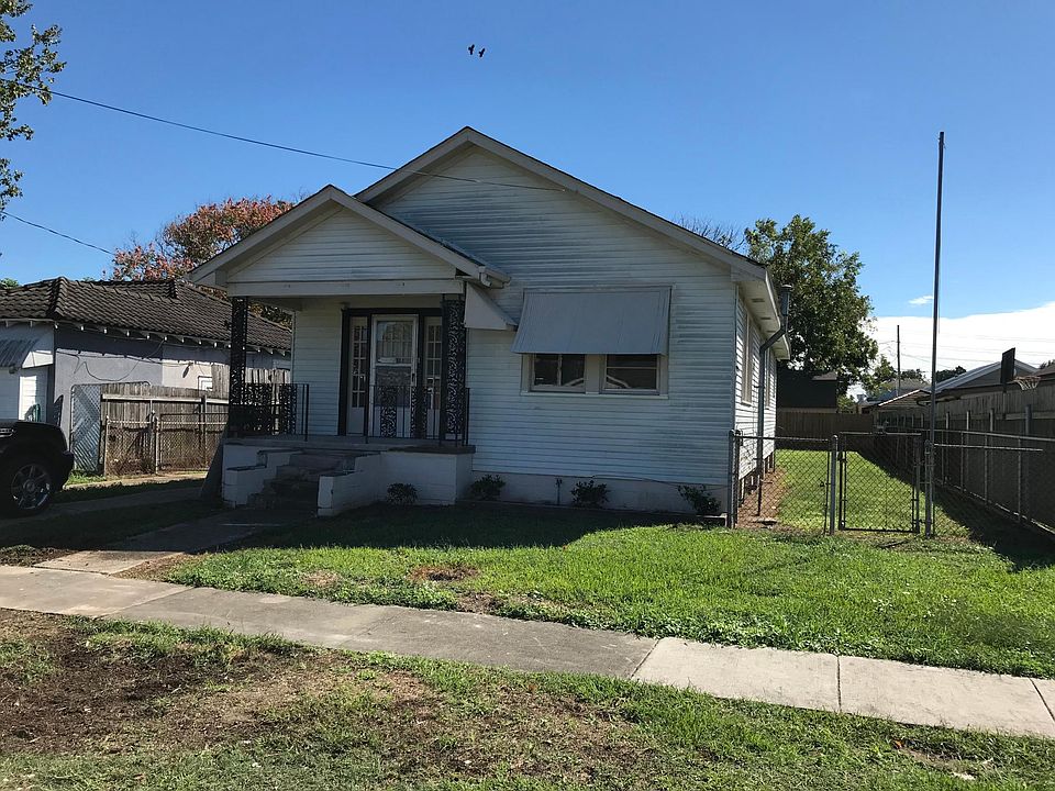 1st image of 713 West Dr