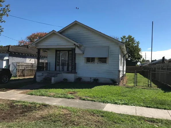713 West Dr, Westwego, LA 70094