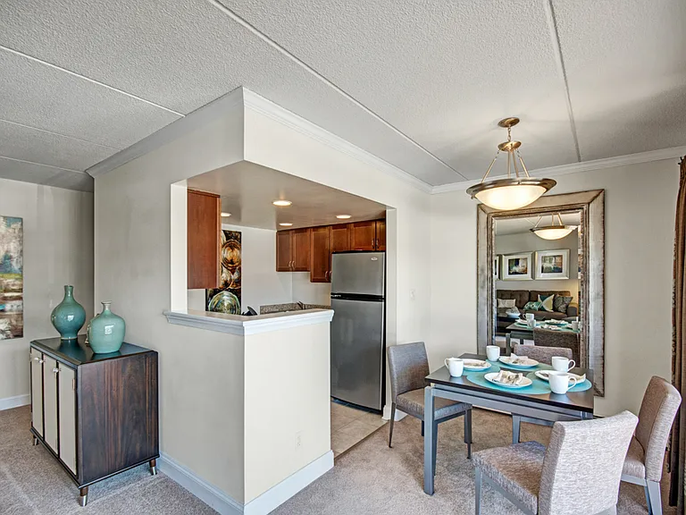 Golf Club Apartments — Photo 30