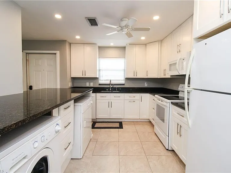600 Valley Stream Dr #F9 — Photo 16