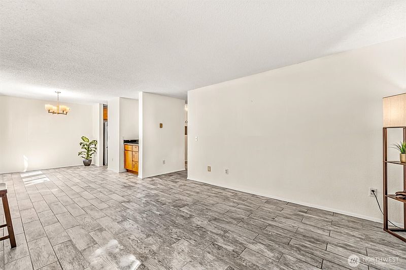 4th image of 5912 California Avenue SW #102