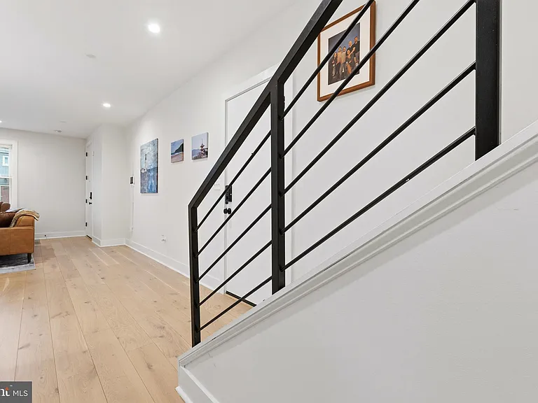 1722 W Virginia Ave NE #2 — Photo 16