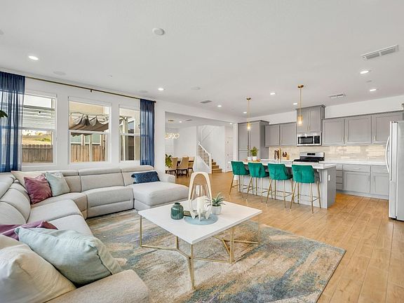 5th image of 1327 Orchid Ct