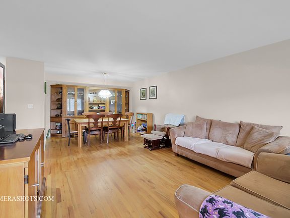 3rd image of 5450 Astor Ln APT 302