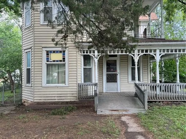 1202 NE Winfield Ave, Topeka, KS 66616