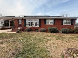 8918 Virginia Ave, Manassas, VA 20110