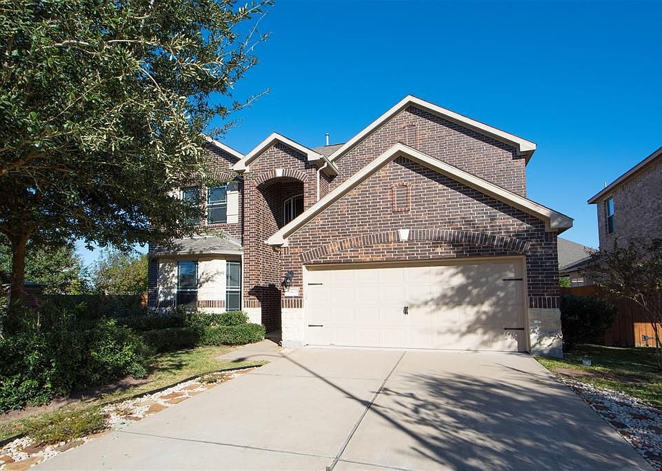 1st image of 17422 Aldenwilds Ln