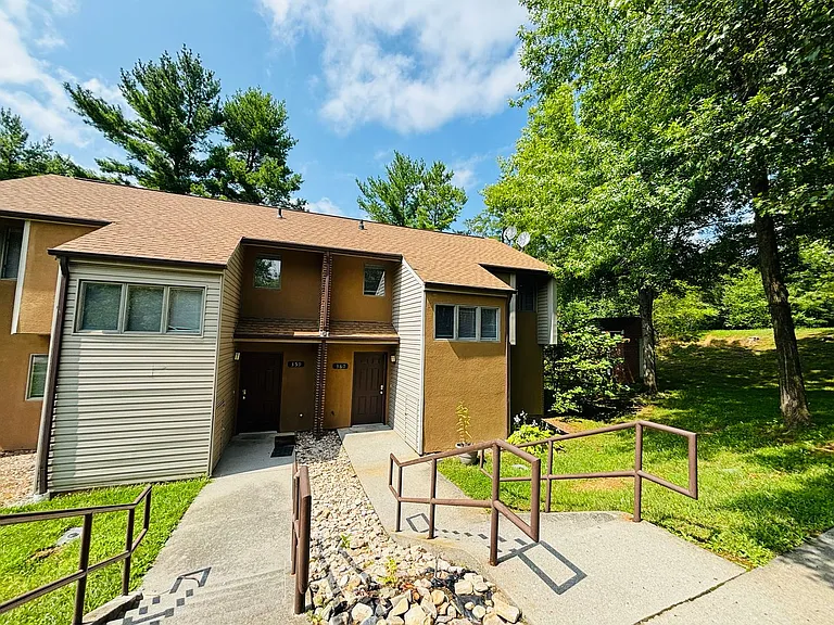 360 Shenandoah Cir — Photo 19