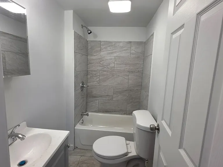 69 Frank St #2 — Photo 3
