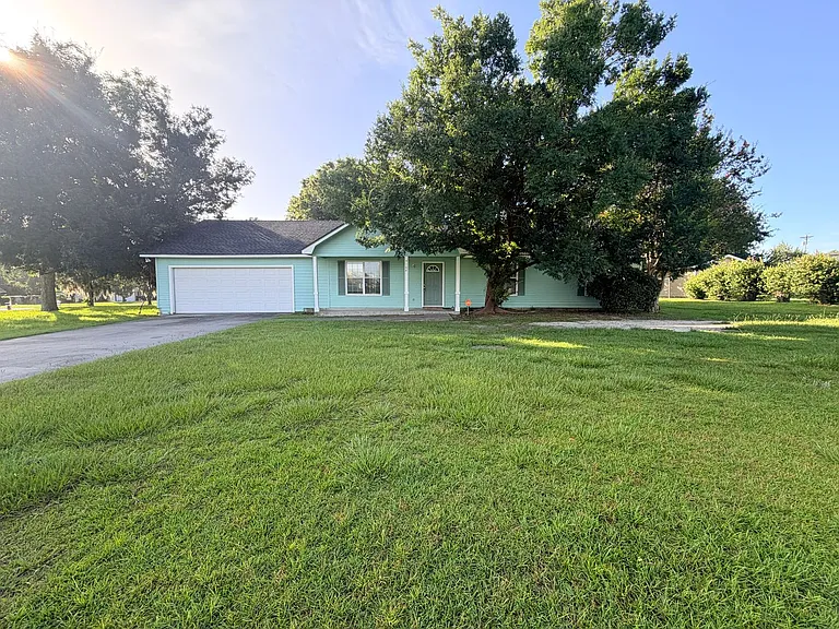 4104 Bridle Ridge Dr — Photo 2