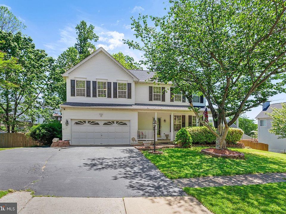 1st image of 15559 Bloomfield Dr