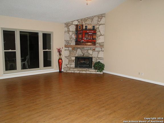 4th image of 15003 Old Creek St