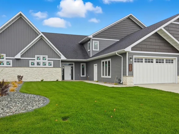 5764 31st St S, Fargo, ND 58104