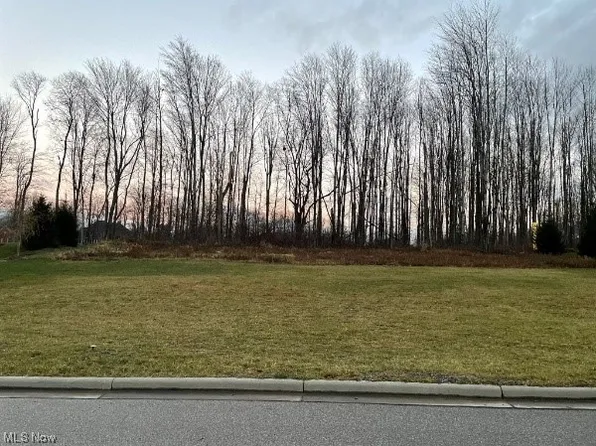 562 Club Dr W, Aurora, OH 44202