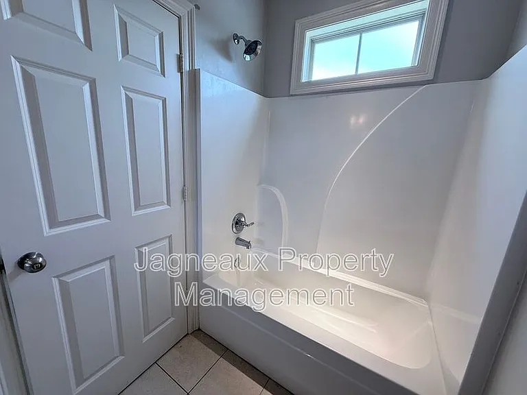 108 Shallowford Dr — Photo 8