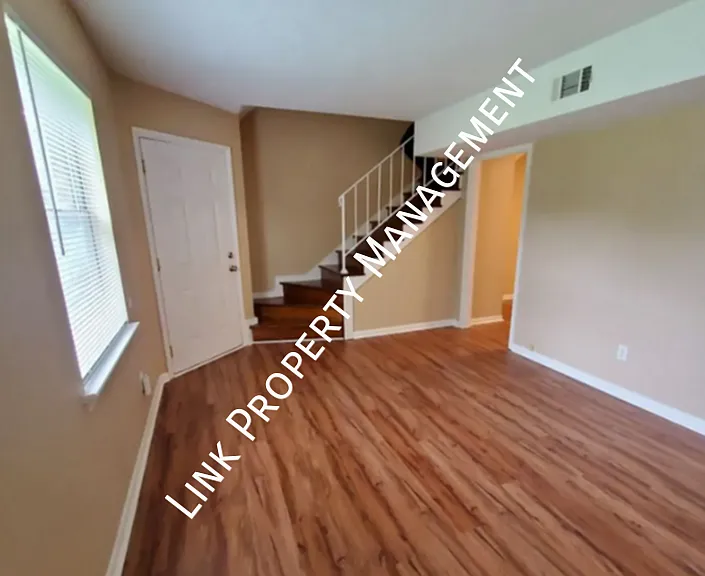4911B Marylin Ln — Photo 2