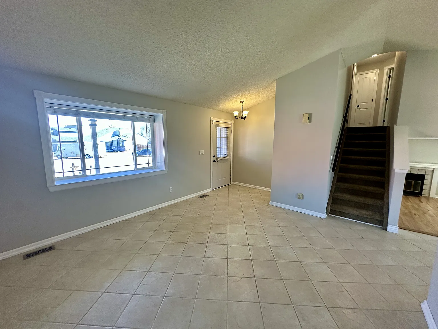 3 bed, 1925 sqft, $3,200 — Photo 3
