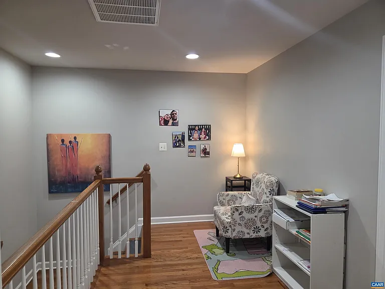 2441 Winthrop Dr — Photo 16
