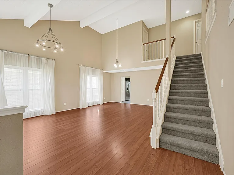 3510 Honey Creek Dr — Photo 2
