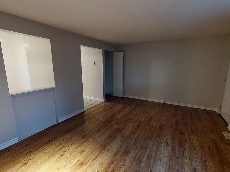 2728 Scarsdale Rd — Photo 6