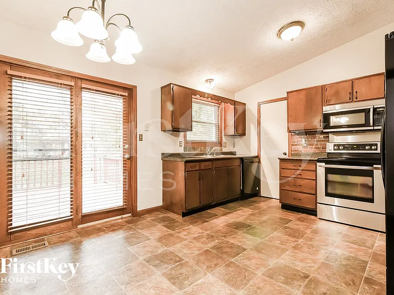 6317 Watercrest Way — Photo 4