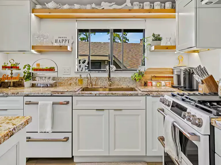 24805 Torres St — Photo 15