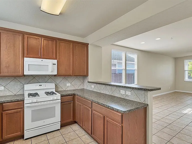 334 Newberry Main Cv — Photo 24