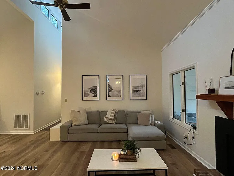 220 Drumar Ct — Photo 4