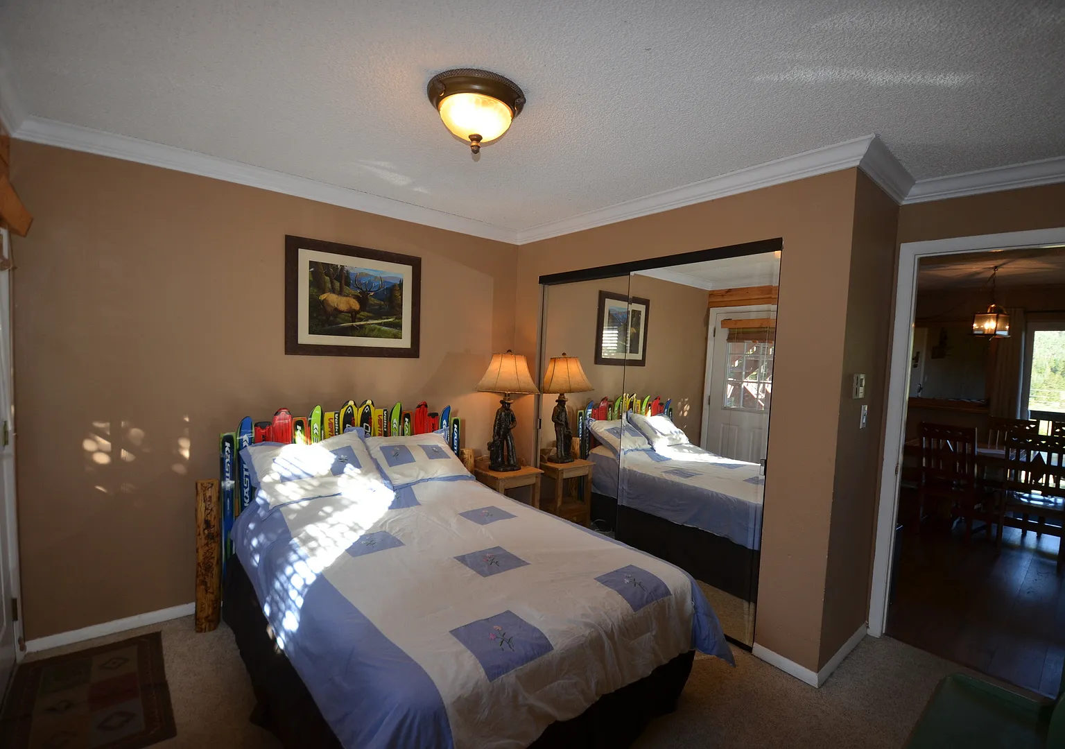 Year lease! Views of Quandary! 3 Bedrooms! On Bus Route — Photo 3