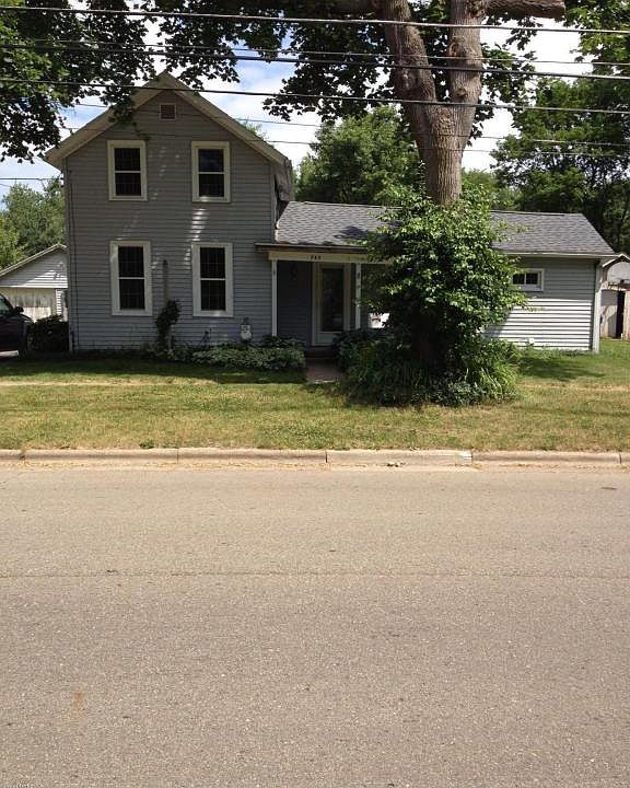 1st image of 745 E Green St